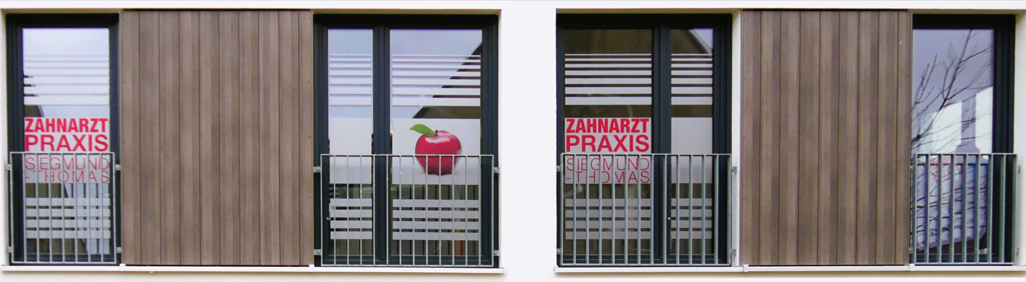 Praxisansicht-aussen-fenster